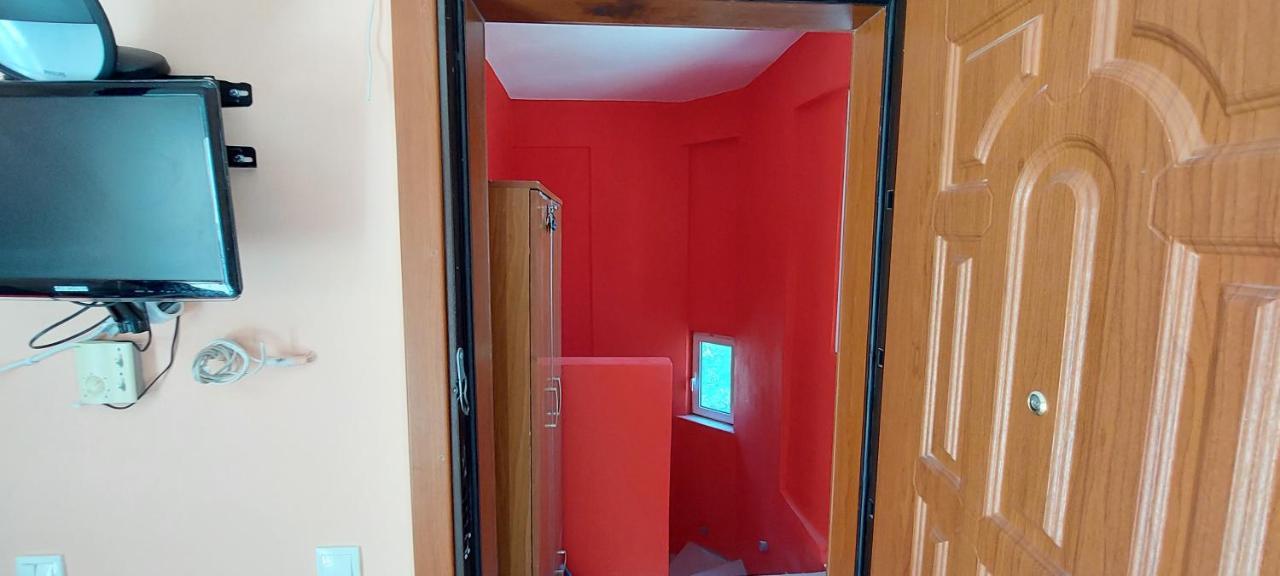 Anastacias Apartment Луца Экстерьер фото